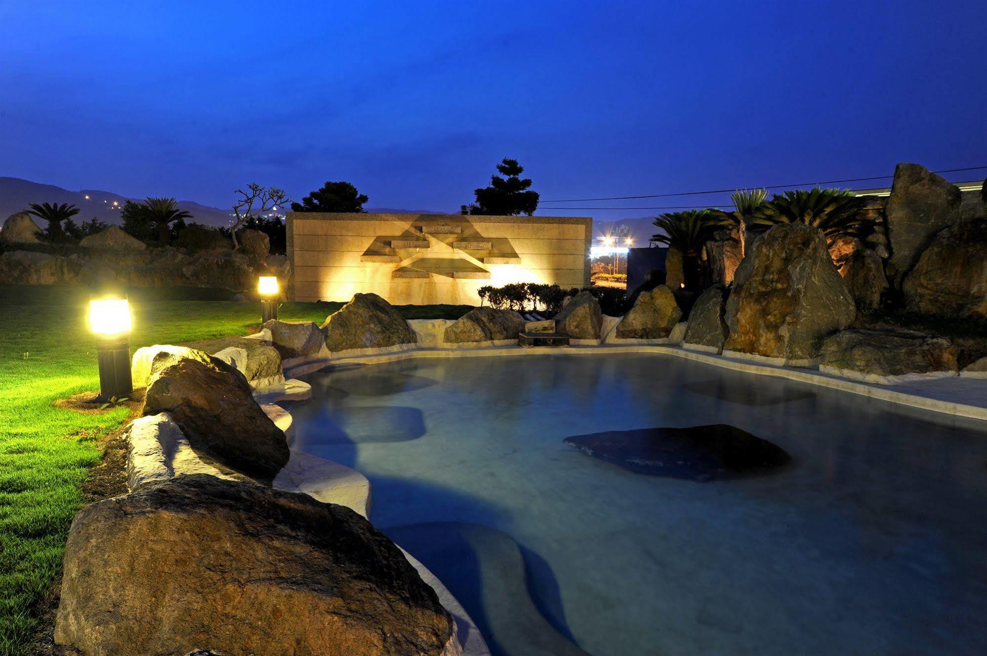 Chat Hot Spring Resort Keelung Eksteriør bilde