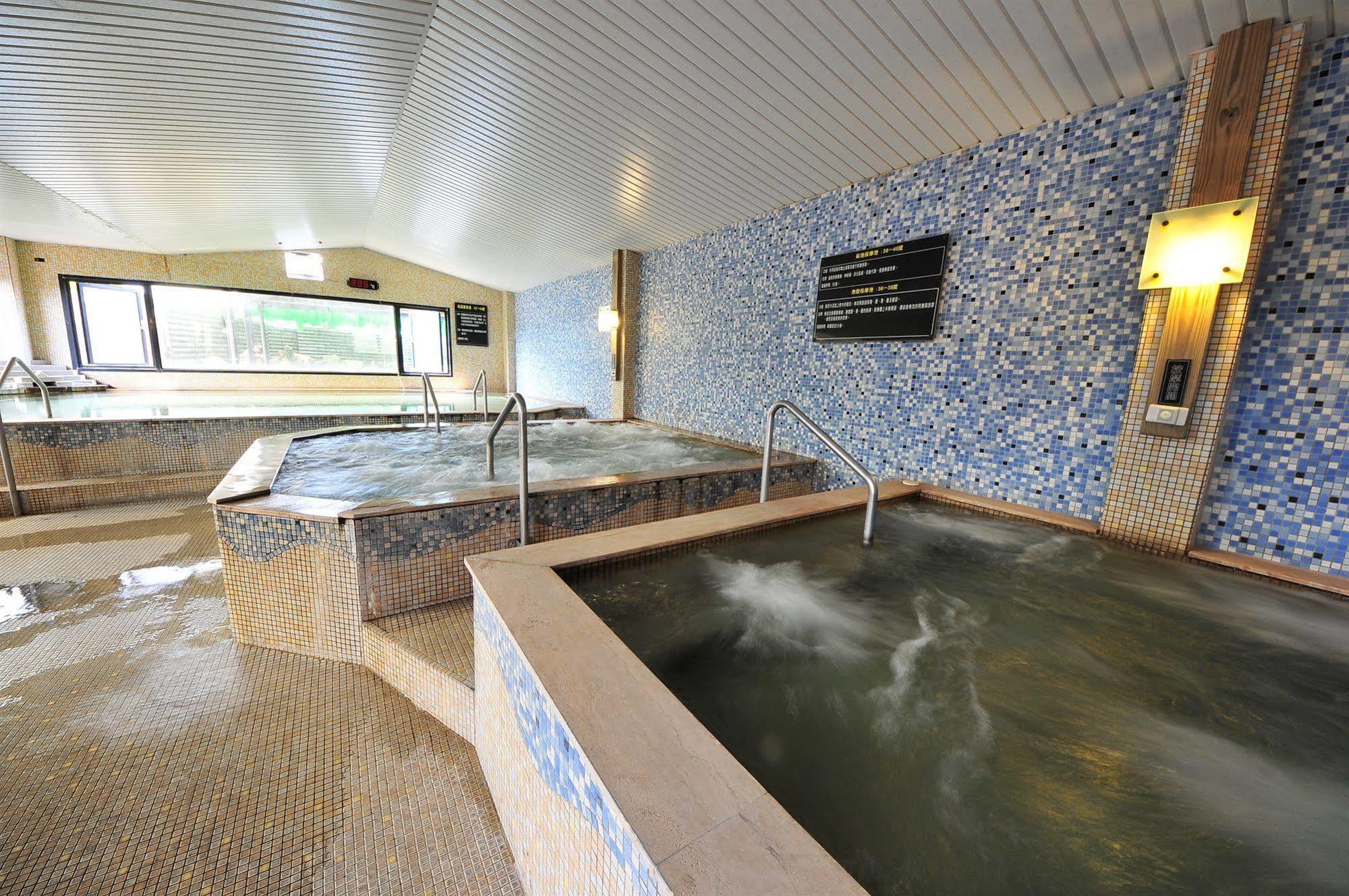 Chat Hot Spring Resort Keelung Eksteriør bilde